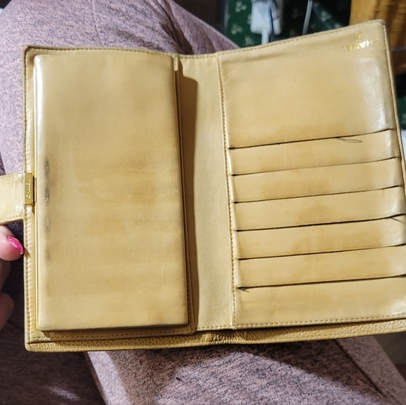 Vintage (2000-2002) Authentic Chanel CC Tan Caviar Leather Bifold Snap Wallet - Picture 10 of 16